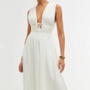 Abercrombie & Fitch Crinkle Maxi/Midi White Dress - M
